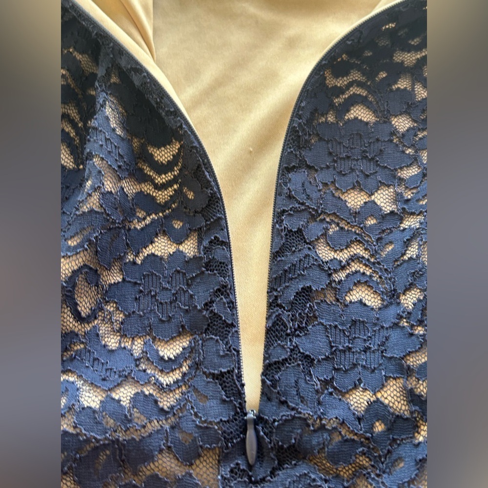 Beautiful Lined Sleeveless Navy Dress with Lace - Size XL - Picture 9 of 9